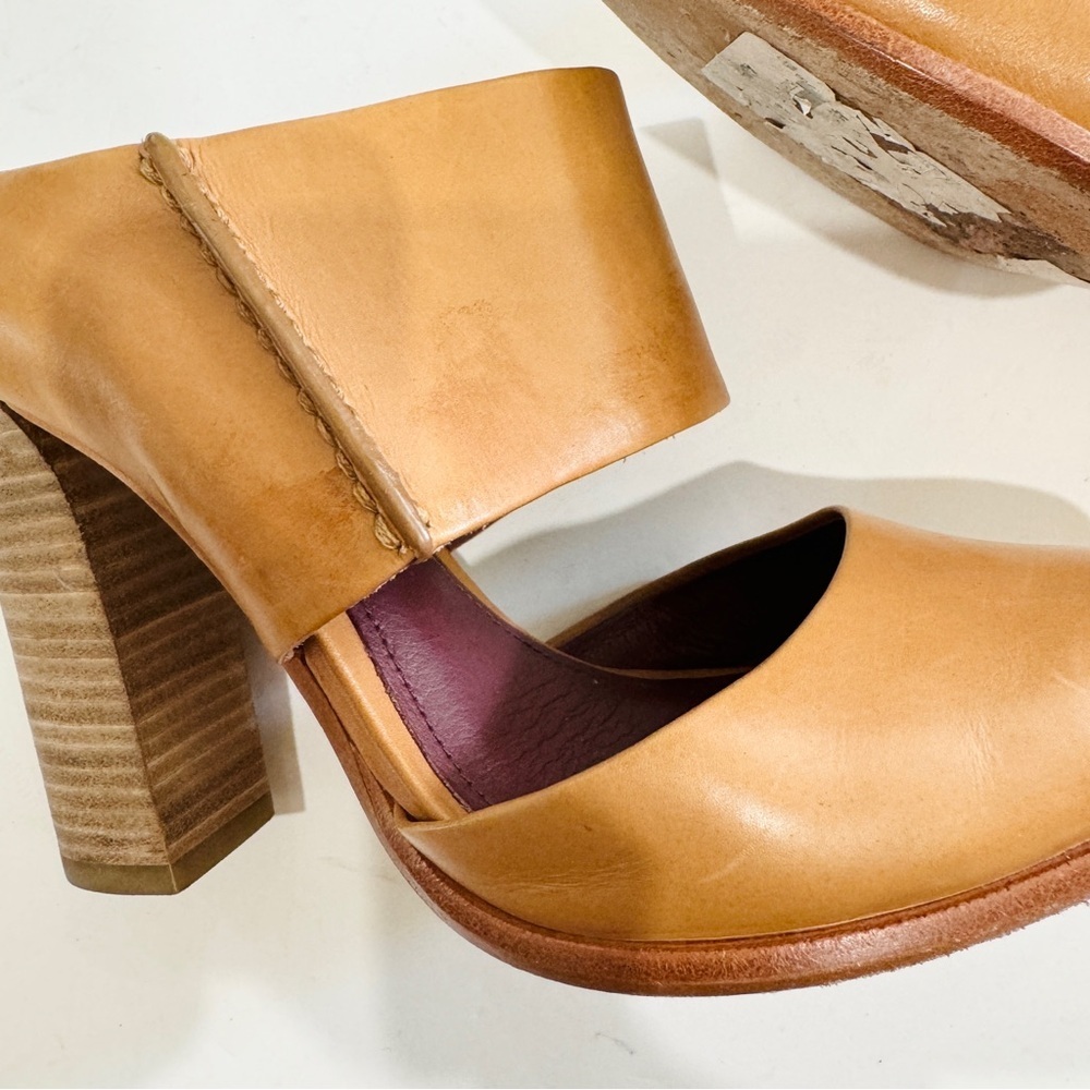 Coach tan leather wooden heels EUC - Picture 6 of 15
